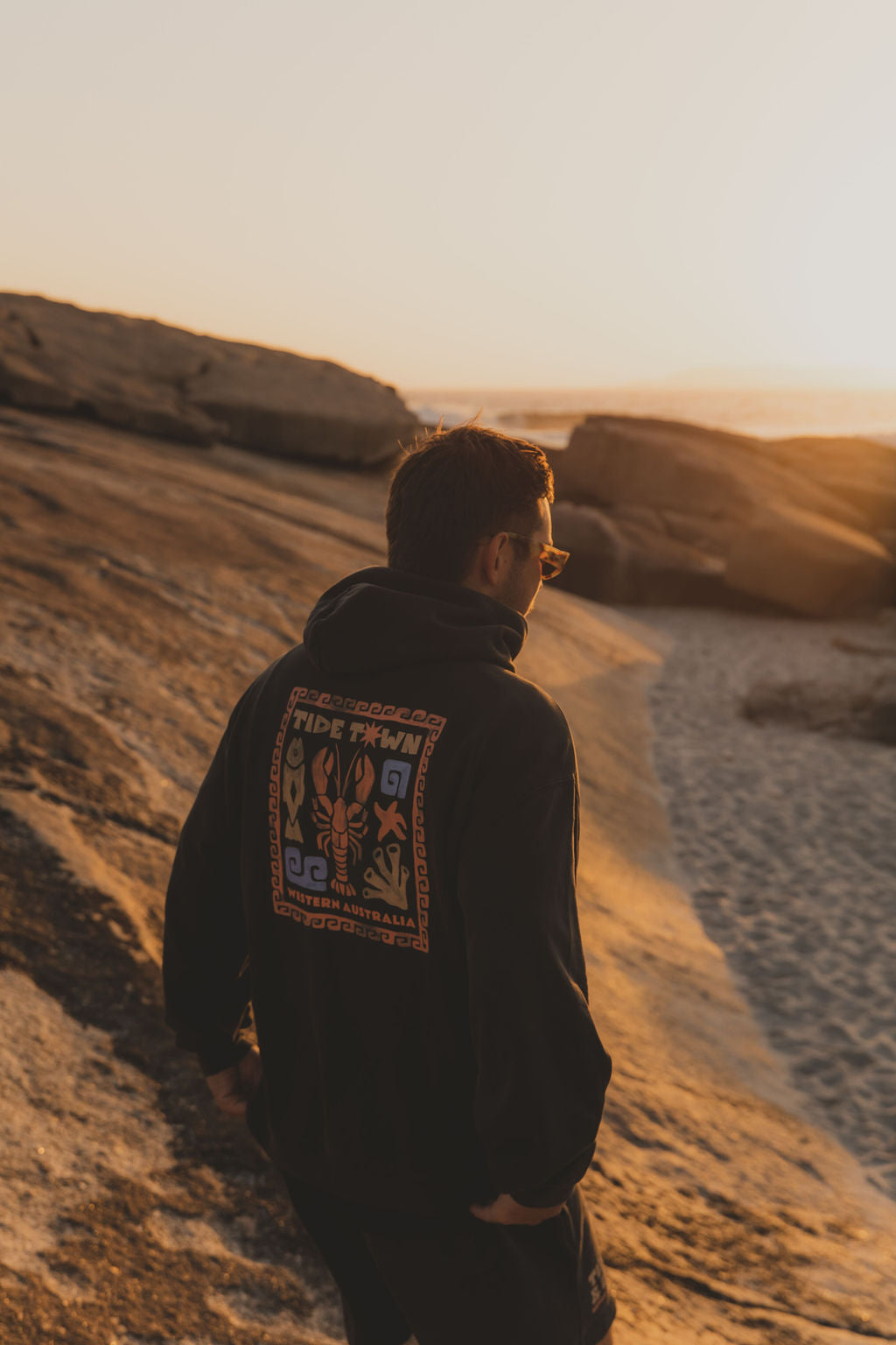 TIDE TOWN Hood - Black