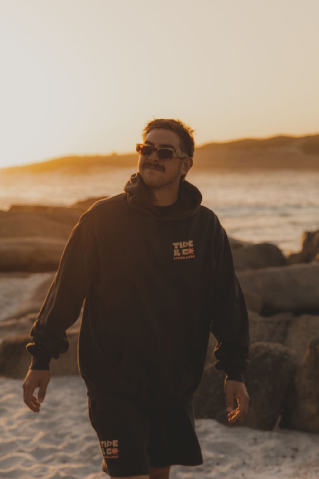 TIDE TOWN Hood - Black