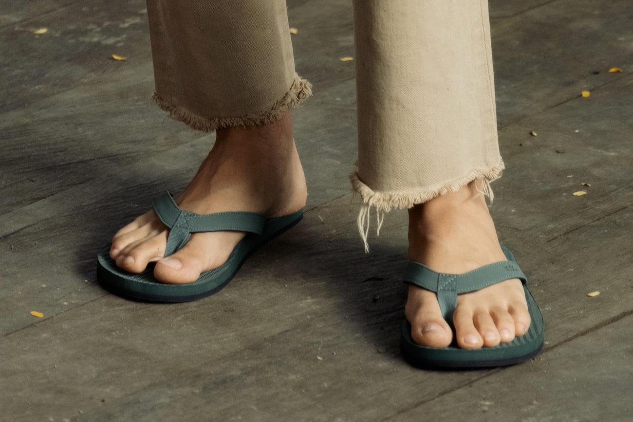 Mens Thongs - Leaf